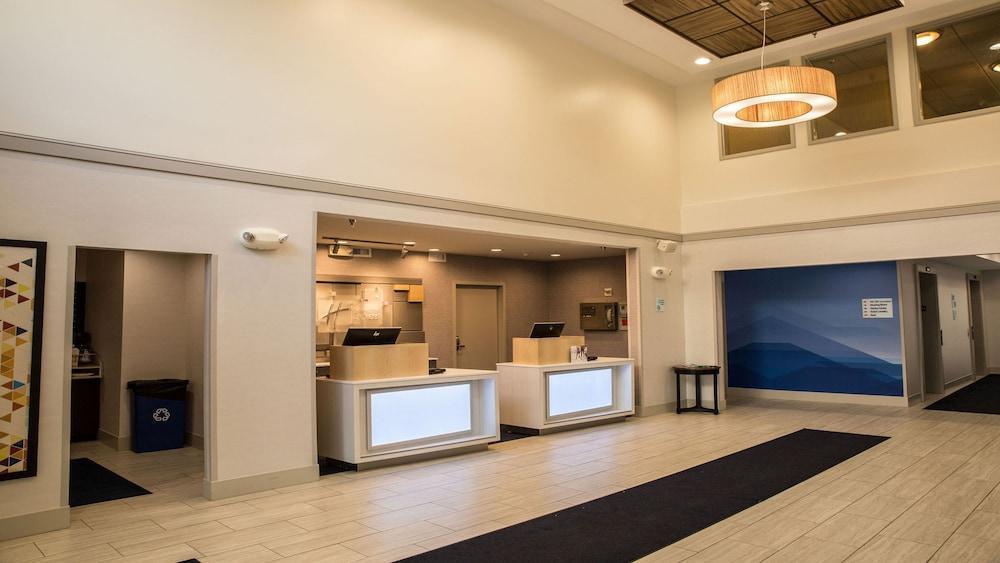 Holiday Inn Express - Columbus - Dublin By Ihg Exterior foto